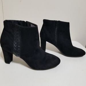 A2 by Aerosols Heelrest Avenue A, black fabric material 7.5